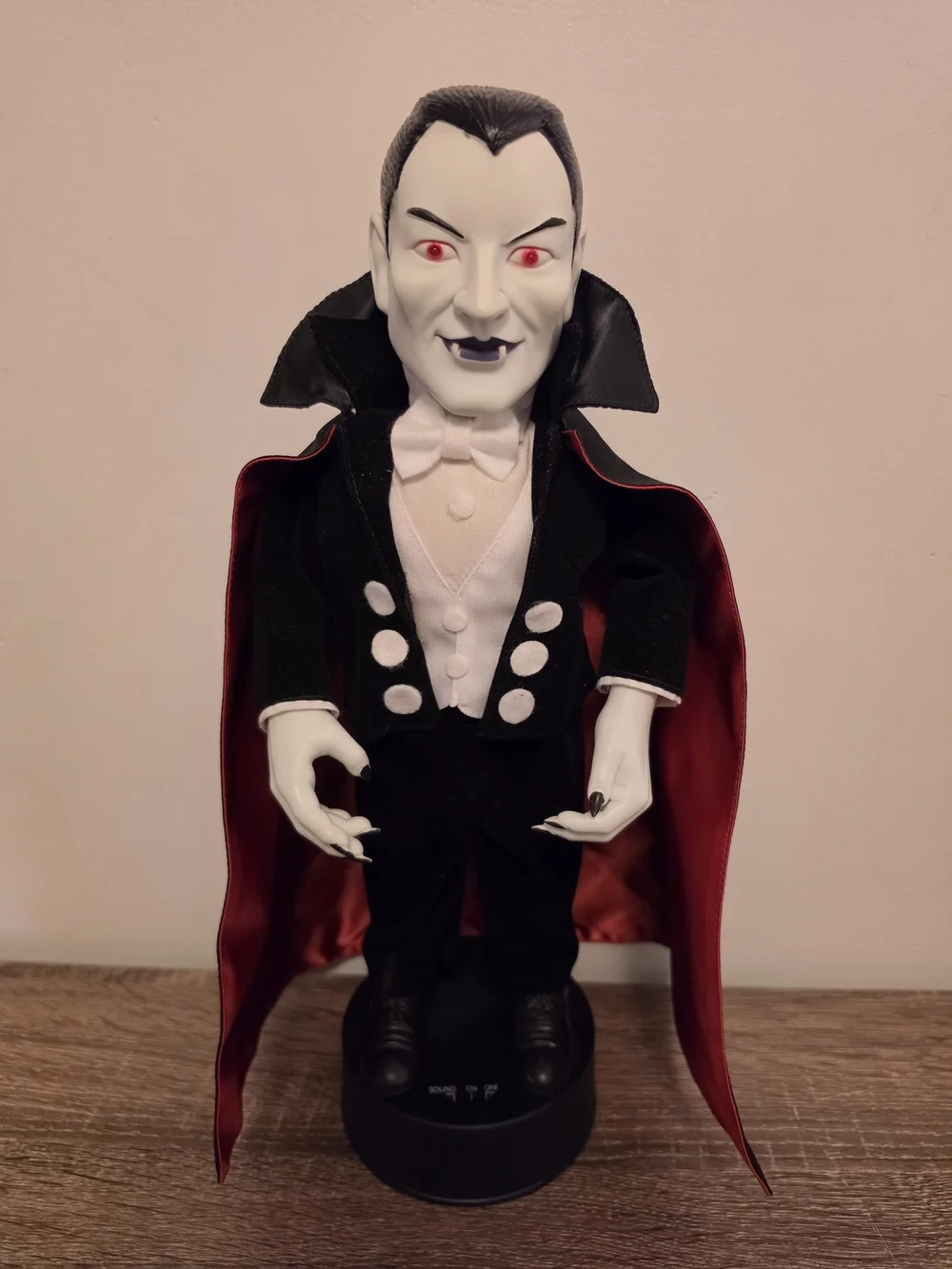 Universal Studios Monster Dracula 17